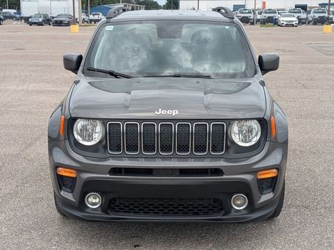 Used 2019 Jeep Renegade Latitude FWD image 2