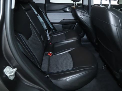 Used 2022 Jeep Compass Latitude image 37