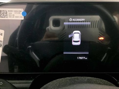 Used 2023 Kia Niro EX FWD image 9