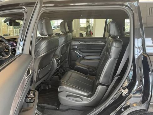 Certified 2022 Jeep Grand Cherokee L Overland AWD/4WD image 32