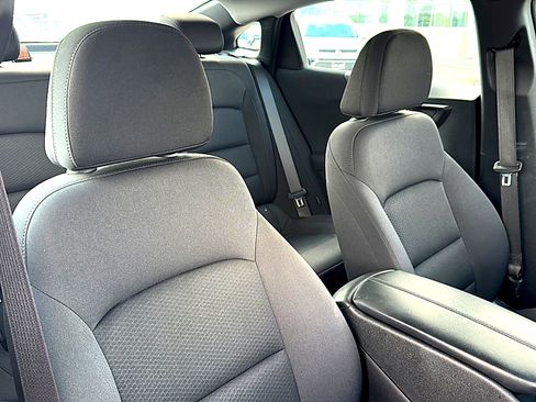 Used 2025 Chevrolet Malibu LT FWD image 25