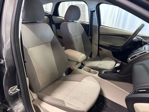 Used 2014 Ford Focus SE FWD image 18