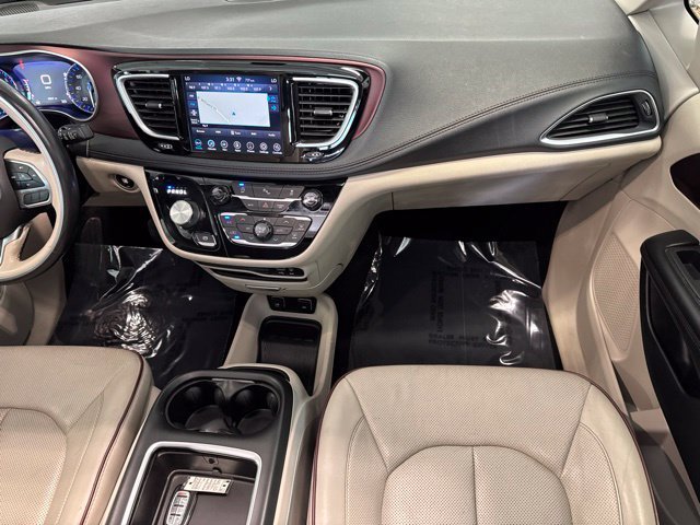 Used 2020 Chrysler Pacifica Limited FWD image 22