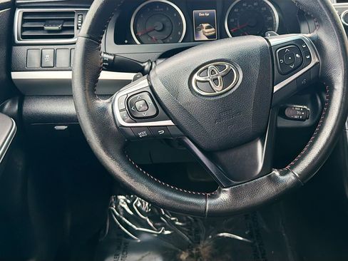 Used 2016 Toyota Camry SE FWD image 17