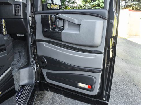 Used 2021 GMC Savana 2500 image 30