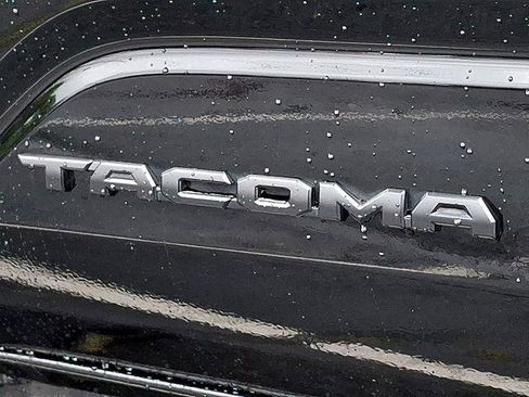 Certified 2026 Toyota Tacoma TRD Off-Road AWD/4WD image 18