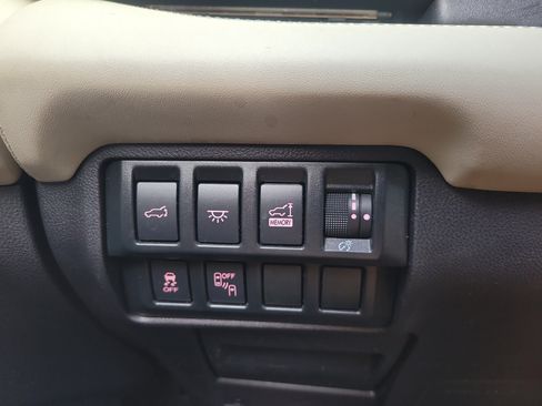 Used 2020 Subaru Ascent Touring AWD/4WD image 32