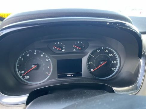 Used 2023 Chevrolet Traverse LS w/ Safety Package FWD image 4