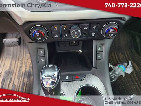 Used 2019 GMC Acadia SLT AWD/4WD image 16