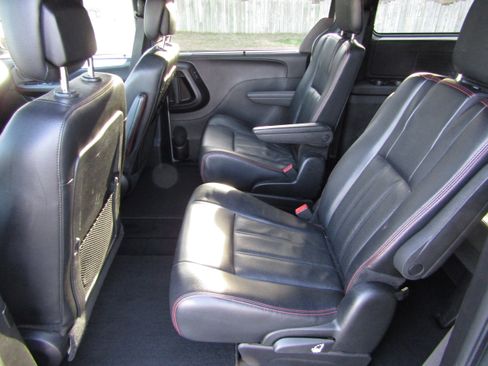 Used 2019 Dodge Grand Caravan GT image 12