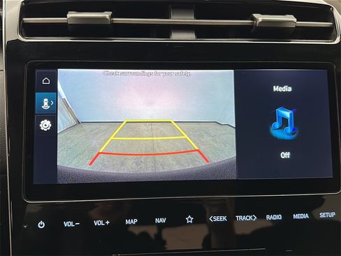 Used 2023 Hyundai Santa Cruz SEL Premium image 25