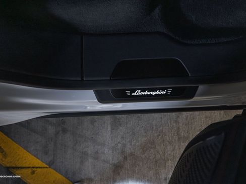 Used 2024 Lamborghini Urus S image 42
