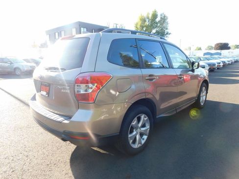 Used 2016 Subaru Forester 2.5i Premium w/ Popular Package #2 AWD/4WD image 2
