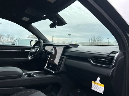 New 2026 GMC Acadia Elevation w/ Black Edition AWD/4WD image 40