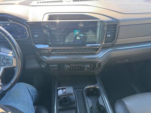 Used 2022 Chevrolet Silverado 1500 ZR2 w/ Technology Package image 16