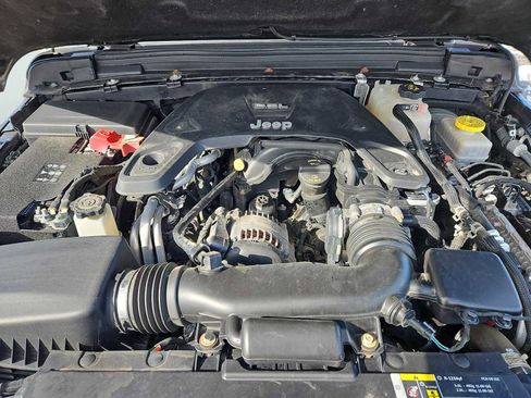 Used 2019 Jeep Wrangler Unlimited Sahara w/ Quick Order Package 24M Moab image 33