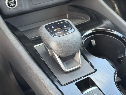 Used 2023 Nissan Rogue SV image 16