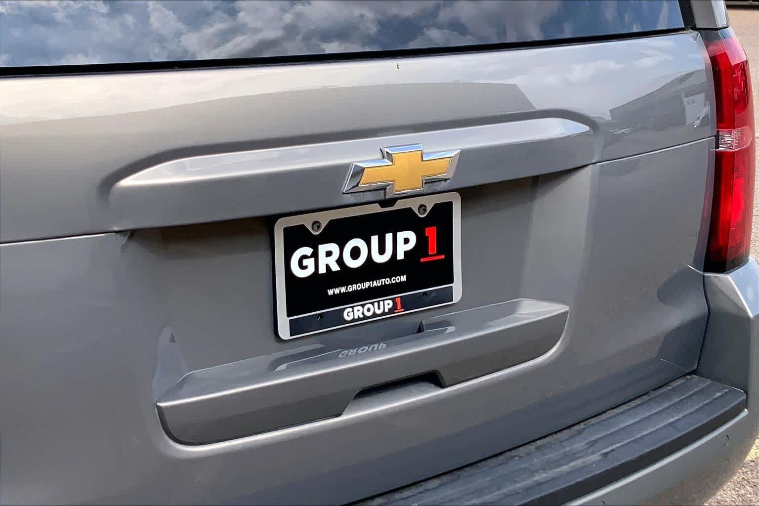Used 2017 Chevrolet Suburban LT w/ Luxury Package AWD/4WD image 31