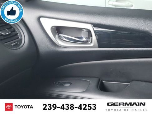 Used 2020 Nissan Pathfinder S FWD image 28