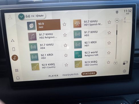 Certified 2024 Land Rover Defender 130 X-Dynamic SE image 28