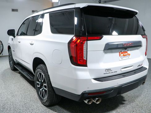 Used 2024 GMC Yukon AT4 AWD/4WD image 9