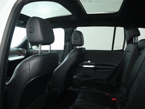 Used 2022 Mercedes-Benz GLB 250 4MATIC image 15