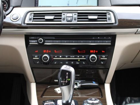Used 2012 BMW 750Li xDrive image 12