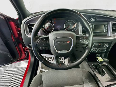Used 2015 Dodge Charger SE w/ Power Sunroof Group RWD image 11