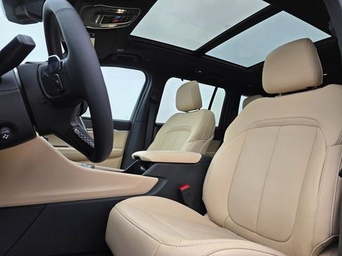 New 2025 Jeep Grand Cherokee Limited w/ Luxury Tech Group II image 25