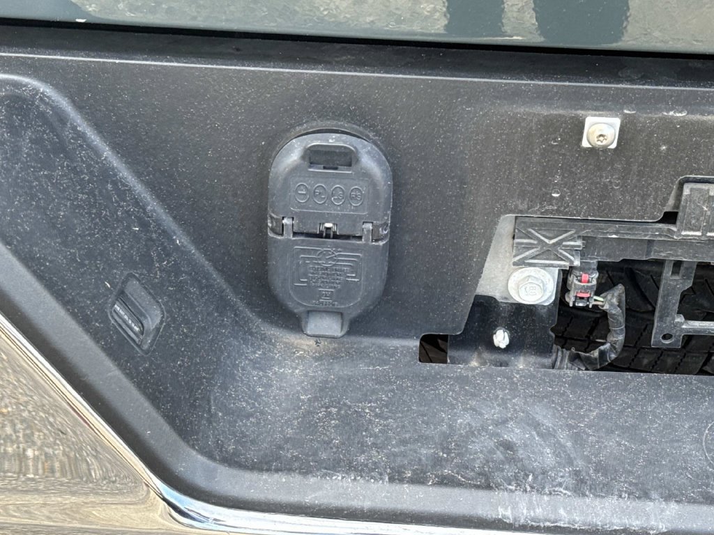 Used 2025 Chevrolet Silverado 1500 LT RWD image 12