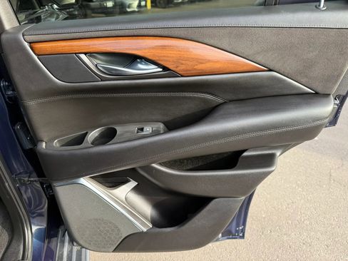 Used 2017 Cadillac Escalade Premium Luxury image 22