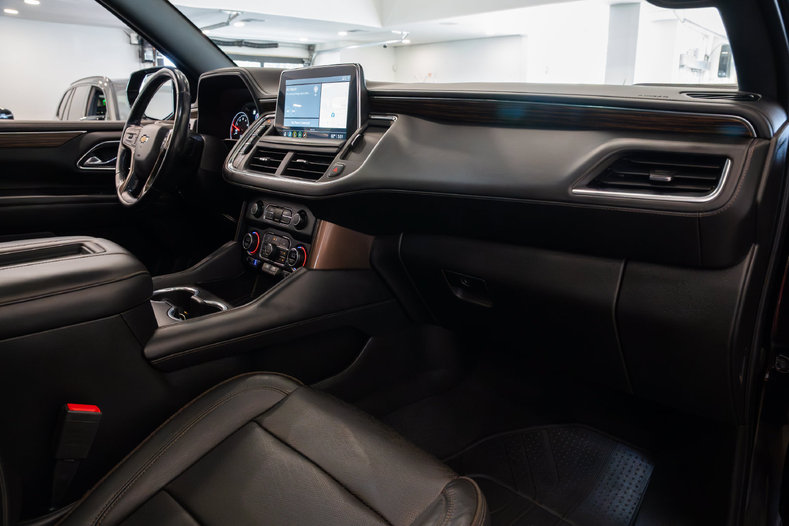 Used 2021 Chevrolet Tahoe High Country w/ Premium Package AWD/4WD image 30