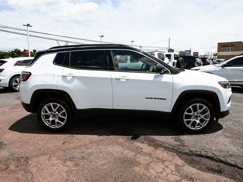 Used 2025 Jeep Compass Limited AWD/4WD image 7