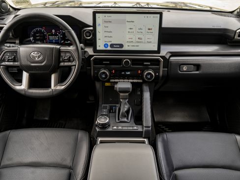 Used 2025 Toyota 4Runner Limited AWD/4WD image 26