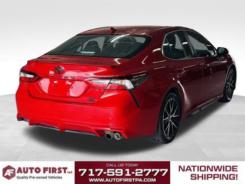 Used 2022 Toyota Camry SE image 3