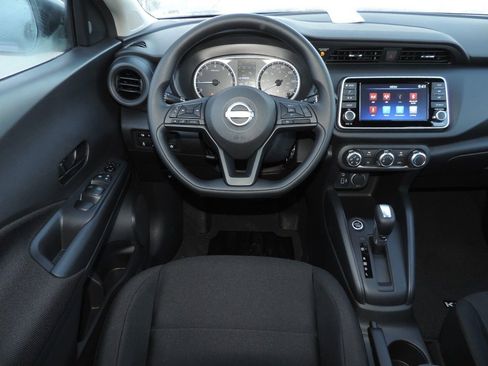 New 2025 Nissan Kicks Play S image 17