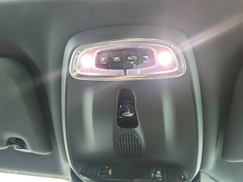 Used 2019 Volvo S60 T6 R-Design image 41