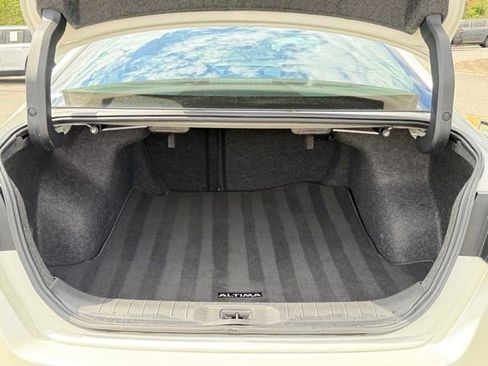 Used 2020 Nissan Altima 2.5 Platinum image 27