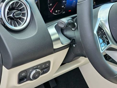 New 2026 Mercedes-Benz GLB 250 4MATIC image 15