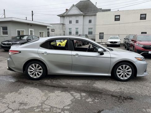 Used 2018 Toyota Camry LE FWD image 12