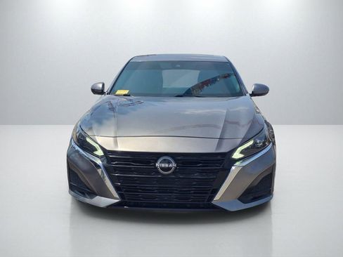 Used 2023 Nissan Altima 2.5 SL FWD image 2
