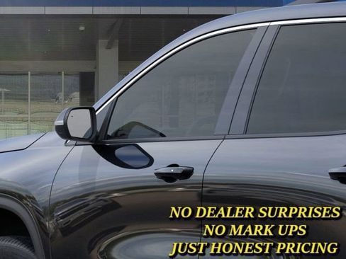 New 2026 Chevrolet Traverse LT w/ Driver Confidence Package FWD image 12