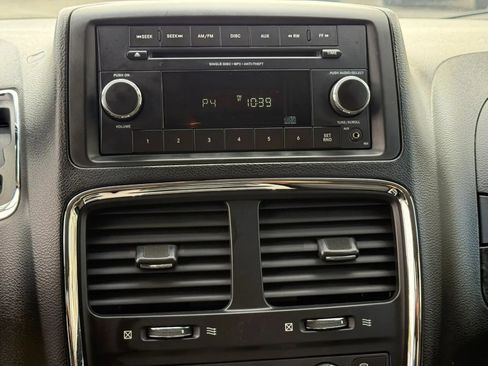 Used 2013 Dodge Grand Caravan SXT FWD image 20