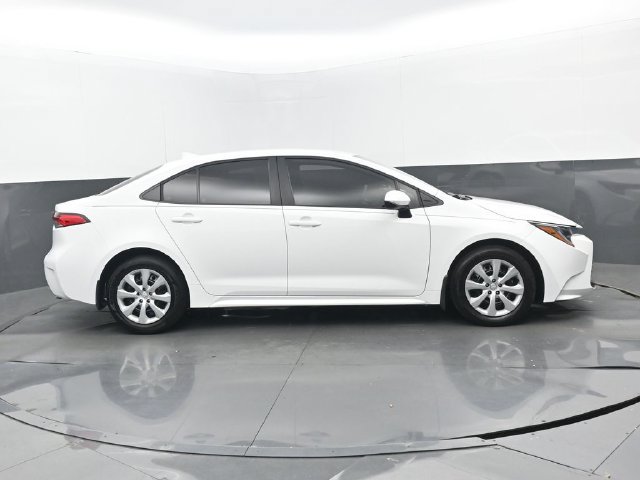 Used 2025 Toyota Corolla LE FWD image 19