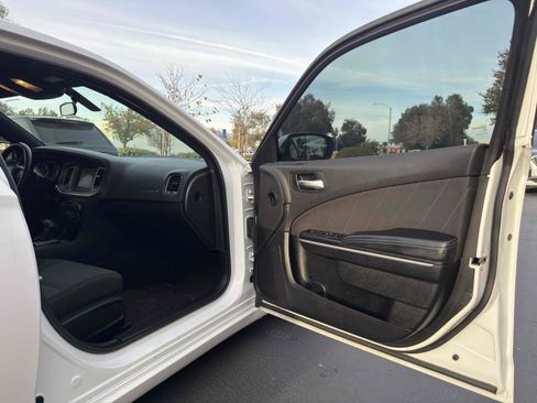 Used 2019 Dodge Charger SXT image 45
