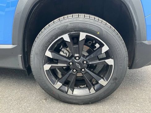 Used 2025 Chevrolet Equinox RS w/ Safety and Technology Package AWD/4WD image 17