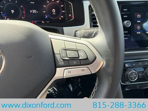 Used 2023 Volkswagen Atlas SE AWD/4WD image 16