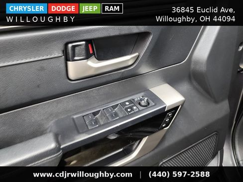 Used 2025 Toyota Tundra Limited AWD/4WD image 12