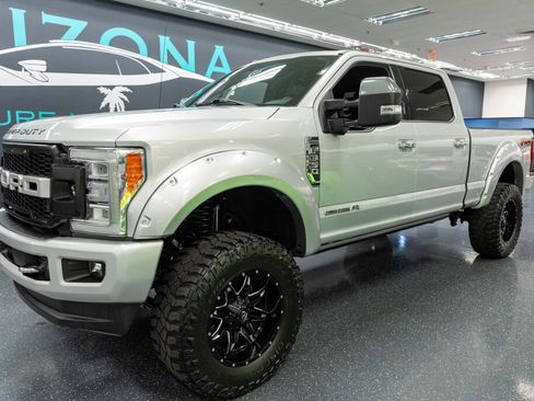 Used 2017 Ford F350 Platinum w/ Platinum Ultimate Package image 2