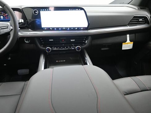 New 2026 Chevrolet Suburban RST image 16